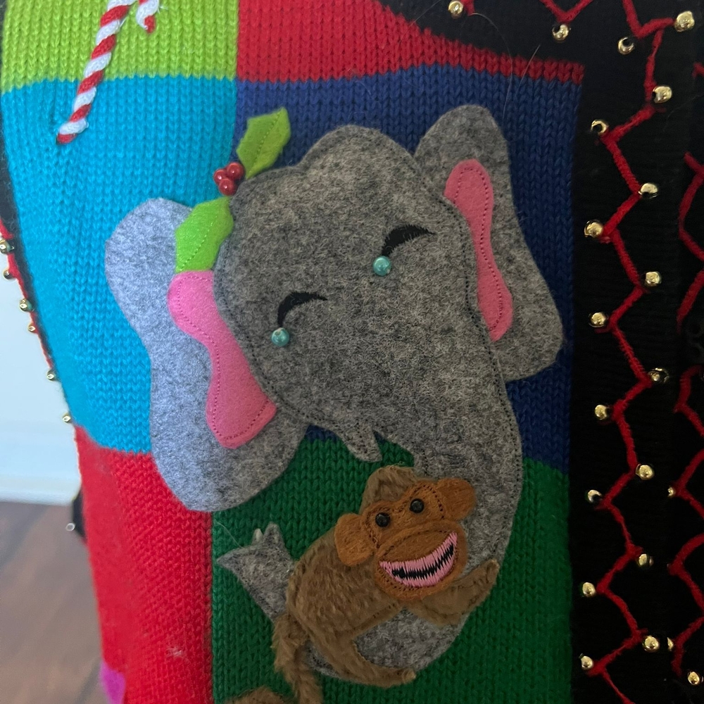 Colorful Animal Patchwork Vest - Picture 8 of 9